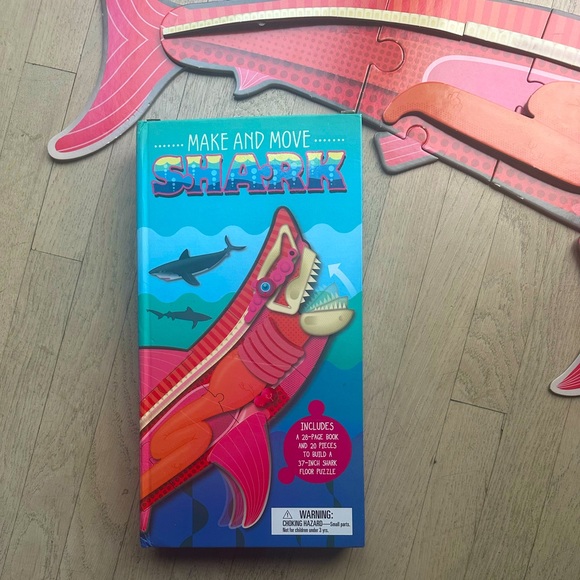 Make and Move: Shark by Jen Green, Book and puzzle - Picture 4 of 10